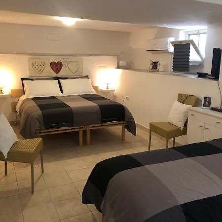 Central Holiday Home Fondi Apartment *